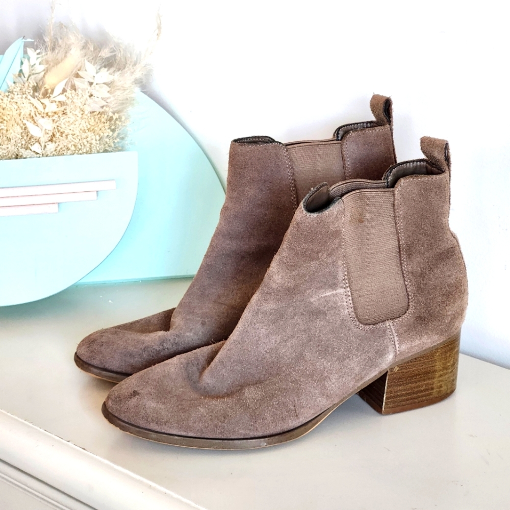 Gap Gray Chelsea Women’s Size 8.5 Heels Shoes Ankle Boots